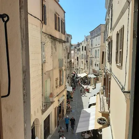 Petit Douillet Au Coeur De La Haute-ville * Bonifacio (Corsica)