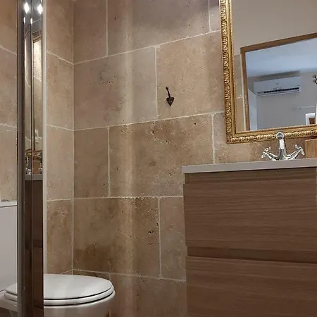 Petit Douillet Au Coeur De La Haute-ville * Bonifacio (Corsica)